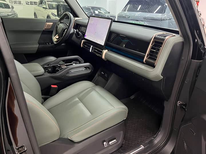 Фото 8 - Chery iCar 03
