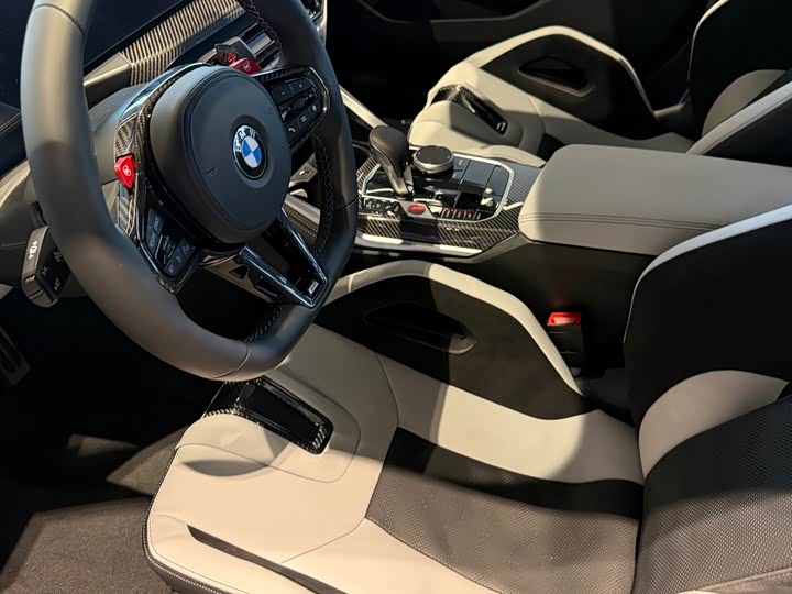 BMW M3 2024 2024款 M3四门轿车 M xDrive 雷霆版