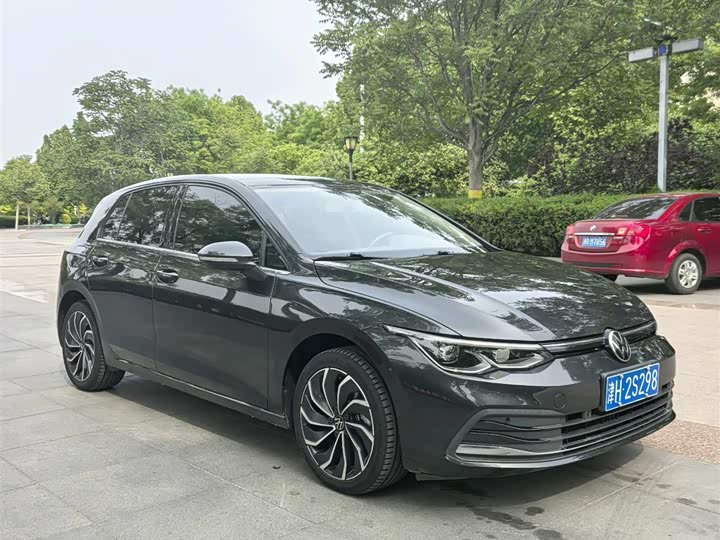 Фото 3 - Volkswagen Golf