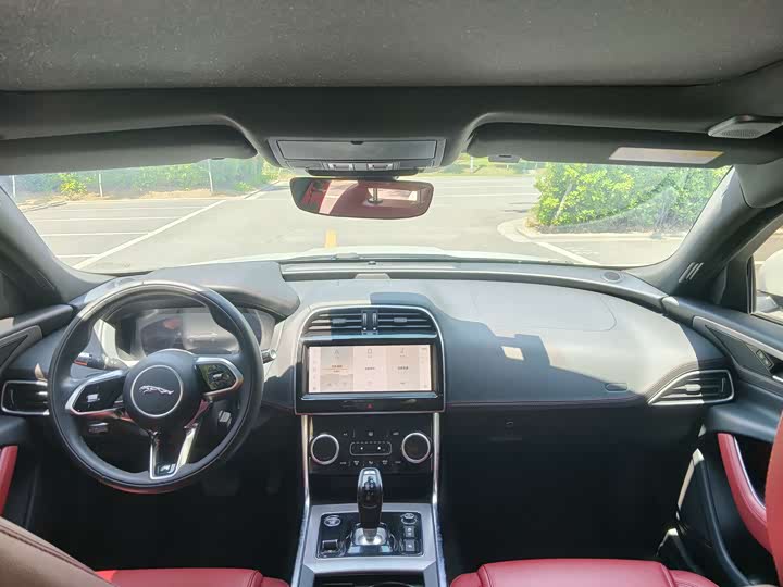 Zdjęcie 4 - Jaguar XE L