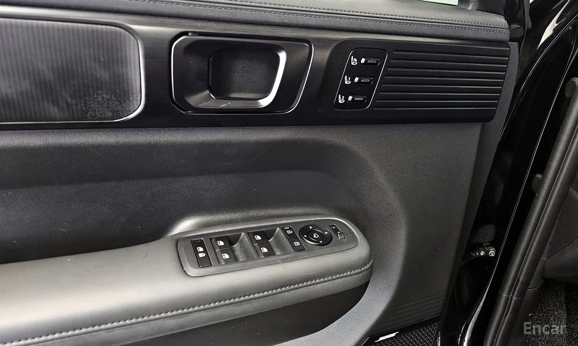 Фото 37 - Hyundai Santa Fe