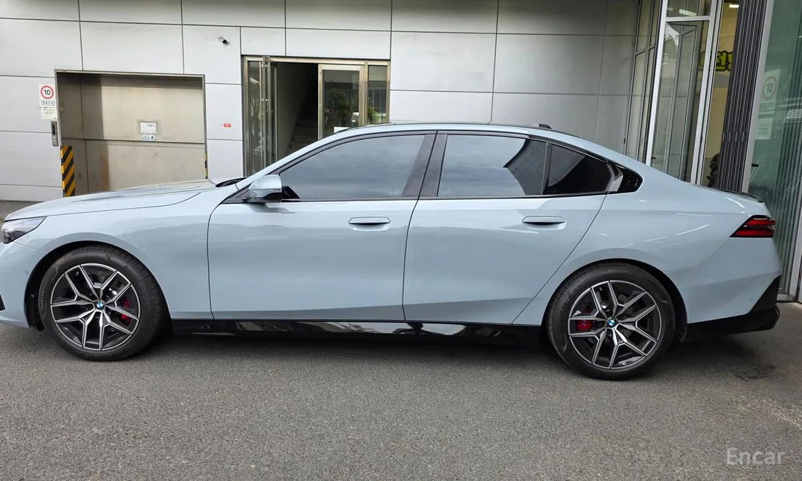BMW 5 Series 2023 520i Special Edition