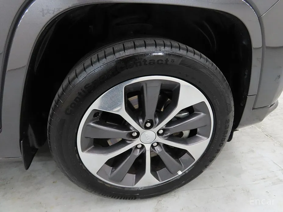 Jeep Cherokee 2014 3.2 Overland AWD