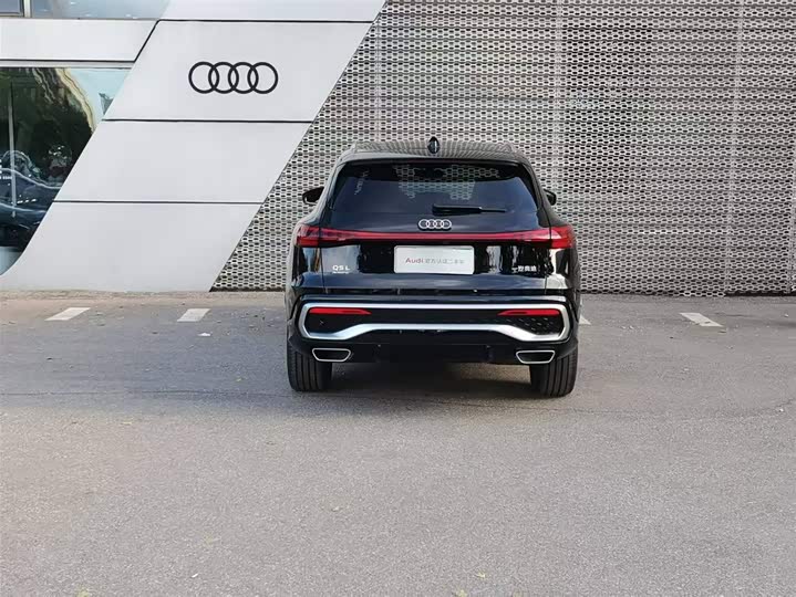 Фото 6 - Audi Q5L