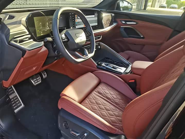 Фото 8 - Audi Q5L