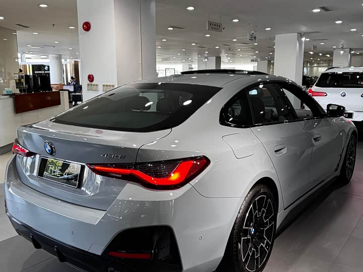 BMW 4 Series 2026 2026款 430i Gran Coupe M运动曜夜套装
