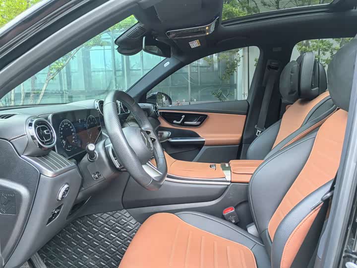 Photo 9 - Mercedes-Benz GLC-Class