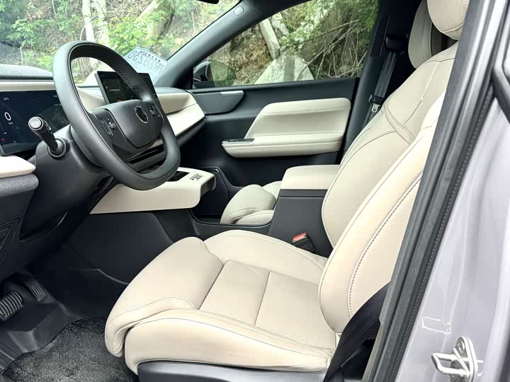 2026 Volvo XC70 Hybrid