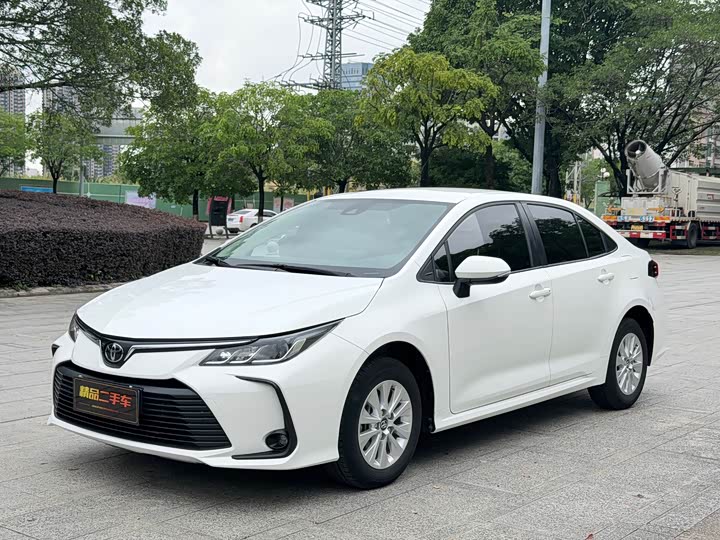 Фото 1 - Toyota Corolla