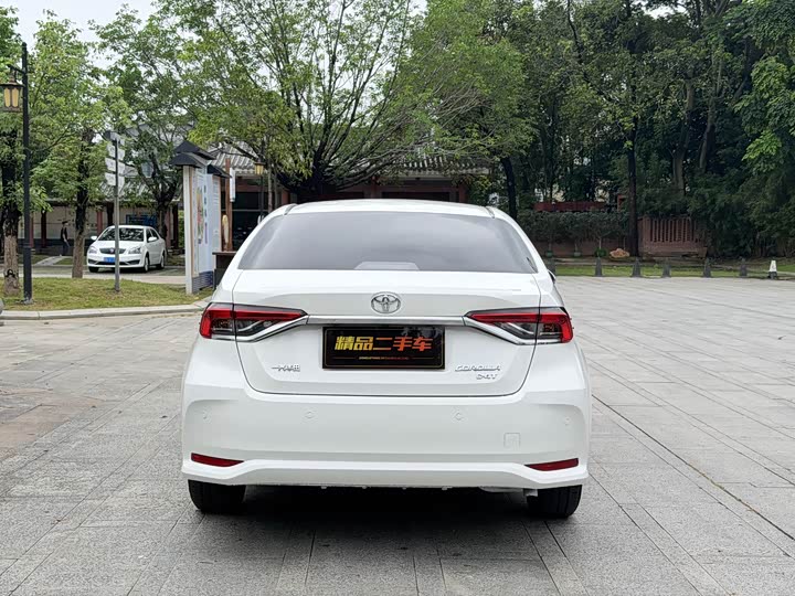 Фото 6 - Toyota Corolla