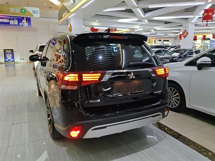 Mitsubishi Outlander 2020 2020款 2.4L 四驱致享版 5座