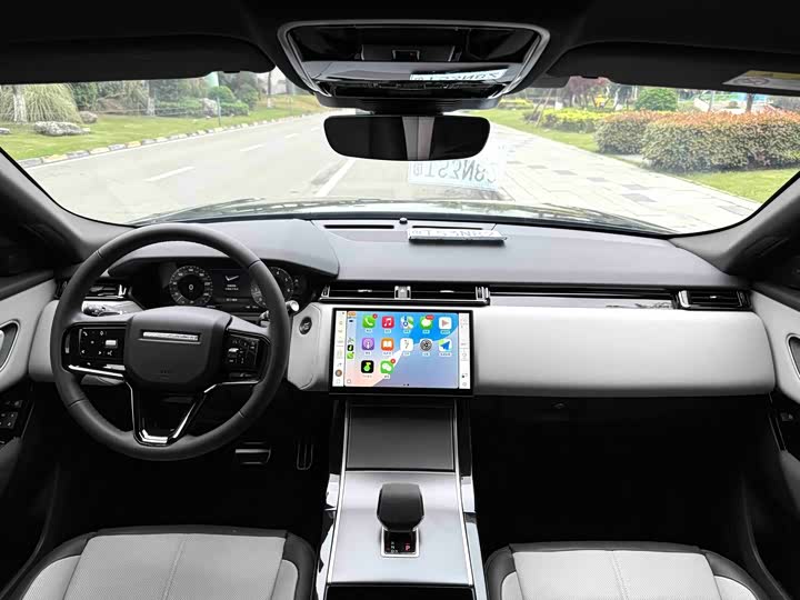 Фото 8 - Land Rover Range Rover Velar