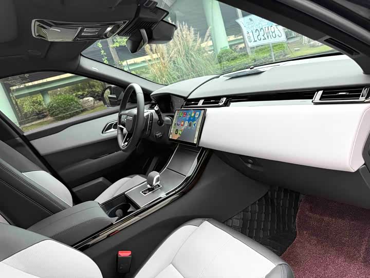 Фото 9 - Land Rover Range Rover Velar