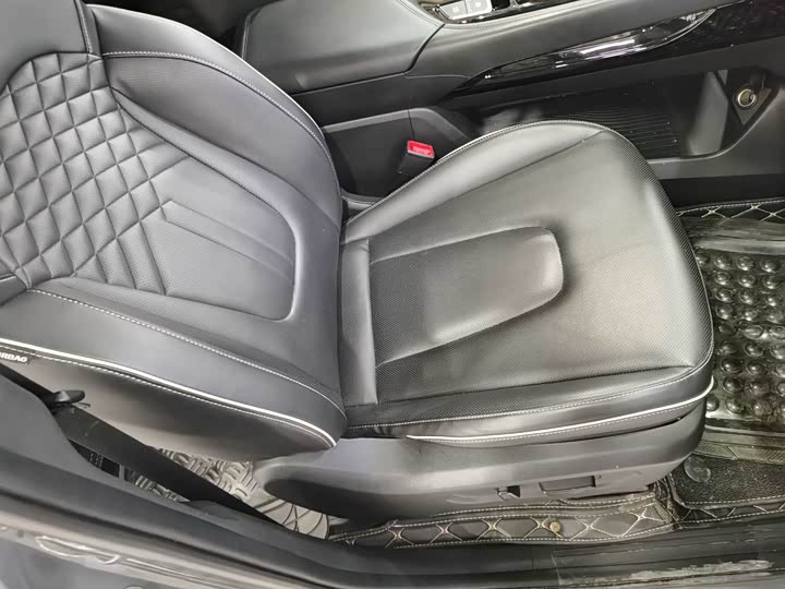 Hyundai Custo 2021 2021款 380TGDi 智爱旗舰版 TOP Premium