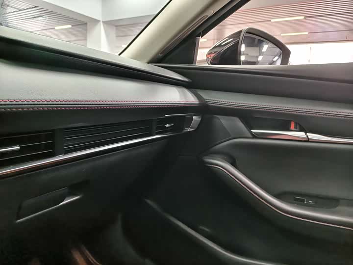 Mazda 3 (Axela) 2025 2025款 2.0L 自动质雅版