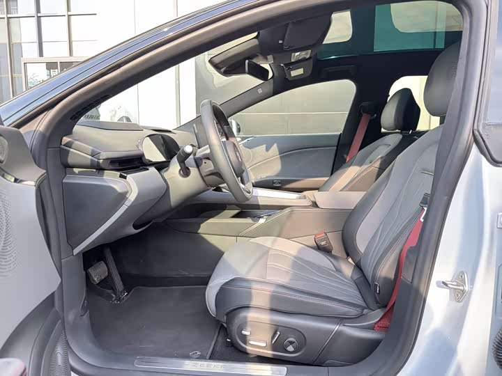 Zeekr 007 GT 2025 2025款 四驱智驾版 75kWh