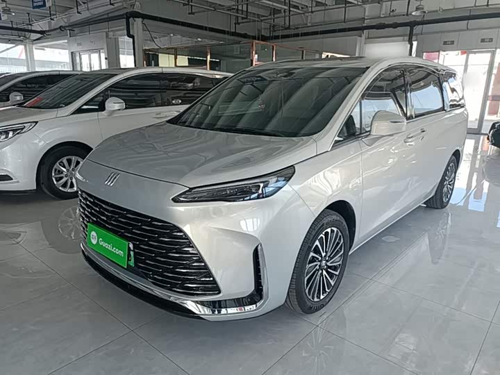 Buick GL8 Hybrid 2025 2025款 陆尚 智享版