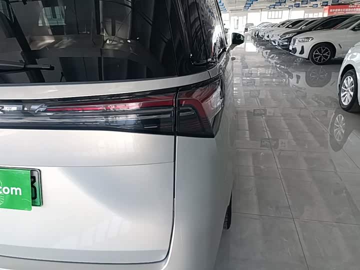 Buick GL8 Hybrid 2025 2025款 陆尚 智享版