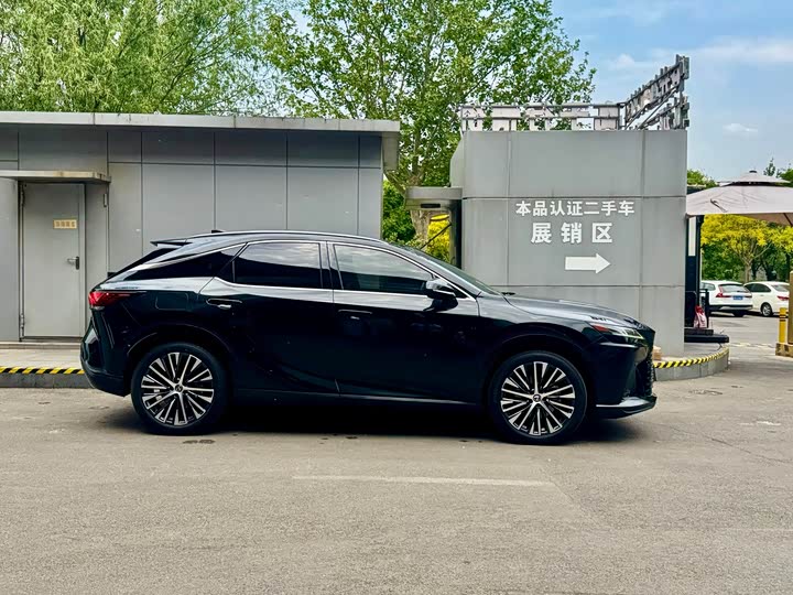 2023 Lexus RX Hybrid