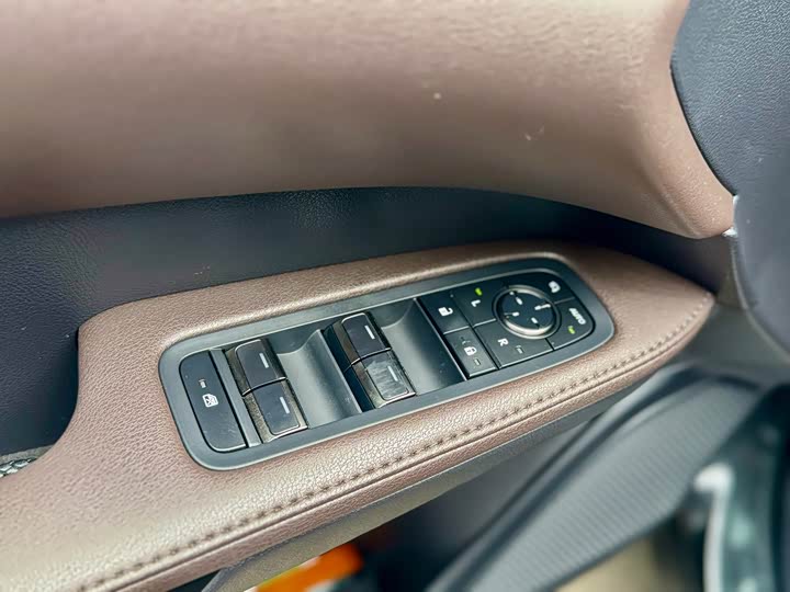 Фото 8 - Lexus RX Hybrid