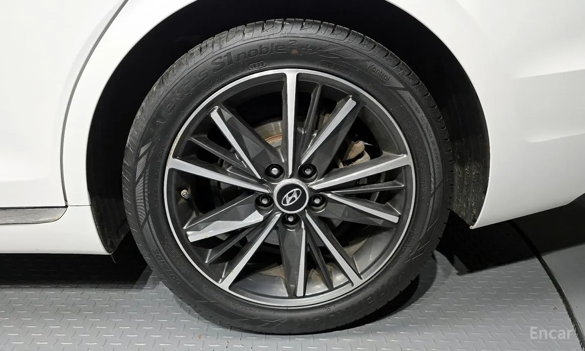Фото 21 - Hyundai Grandeur