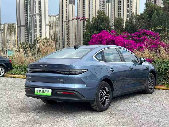 BYD Seal 05 DM-i Hybrid 2025 2025款 DM-i 智驾版 120KM旗舰型