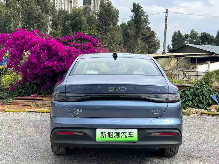 BYD Seal 05 DM-i Hybrid 2025 2025款 DM-i 智驾版 120KM旗舰型