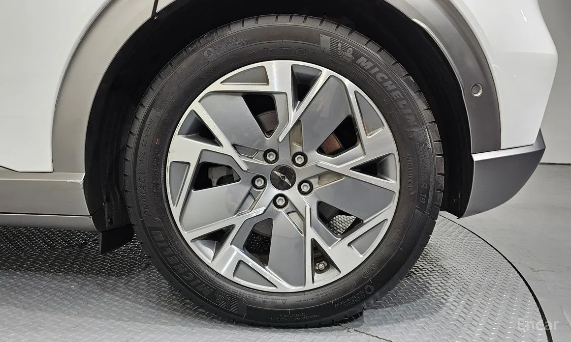 Фото 21 - Genesis GV60