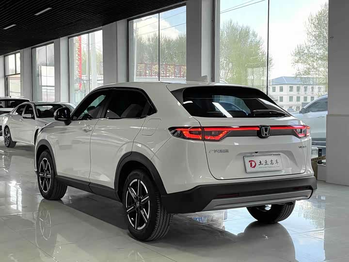 Фото 4 - Honda Vezel