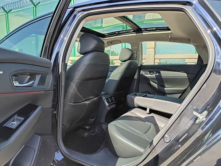 Zdjęcie 8 - Honda Accord Hybrid