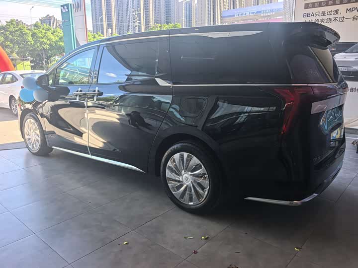Buick GL8 Century 2027 2027款 2.0T 七座礼遇版
