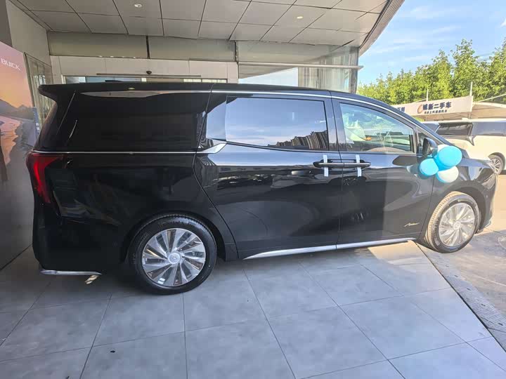 Buick GL8 Century 2027 2027款 2.0T 七座礼遇版