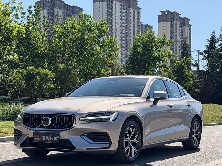 Volvo S60 2026 2026款 B4 智逸豪华版