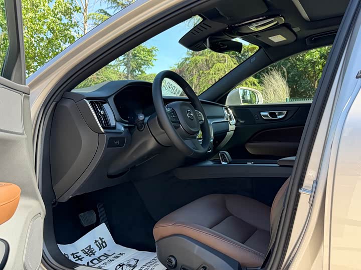 Volvo S60 2026 2026款 B4 智逸豪华版