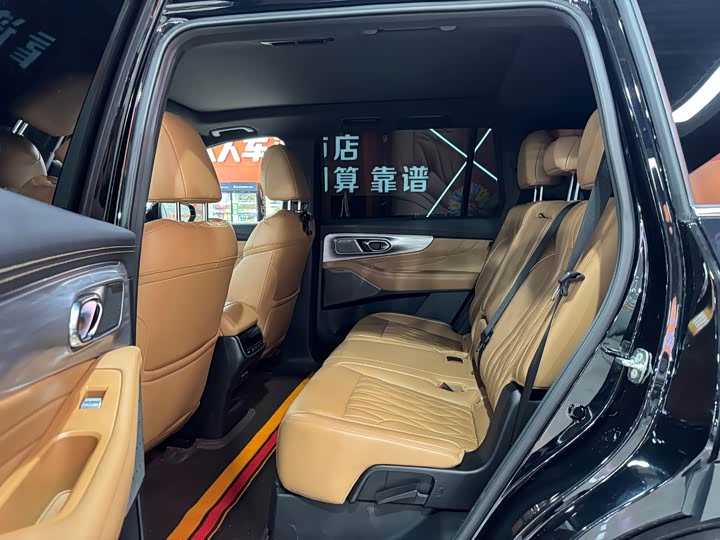 GAC Trumpchi GS8 2024 2024款 领航系列 2.0TGDI 四驱豪华智联版 7座