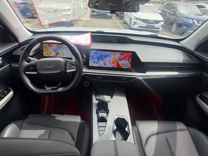 Changan Oshan Z6 2022 2022款 蓝鲸 1.5T DCT智享型