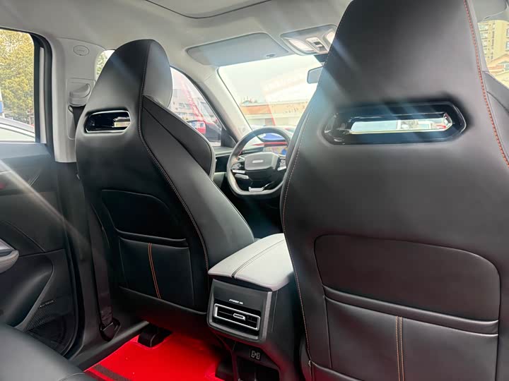 Changan Oshan Z6 2022 2022款 蓝鲸 1.5T DCT智享型