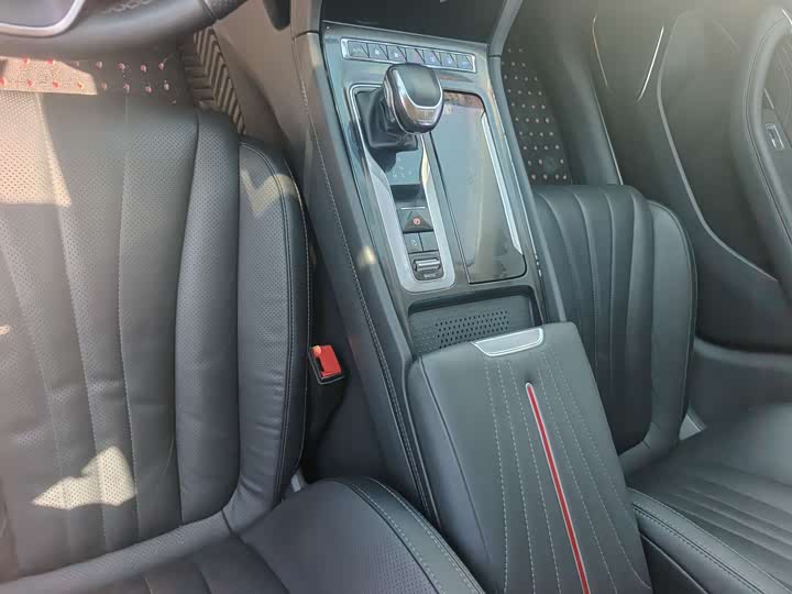 Photo 7 - Hongqi H5