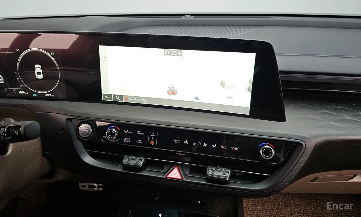 Photo 12 - Kia K8