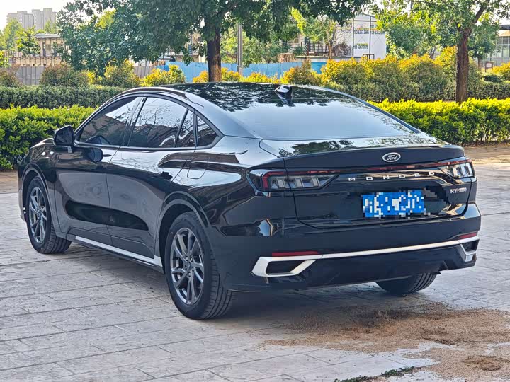 Фото 4 - Ford Mondeo