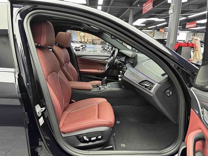 Фото 6 - BMW 5 Series