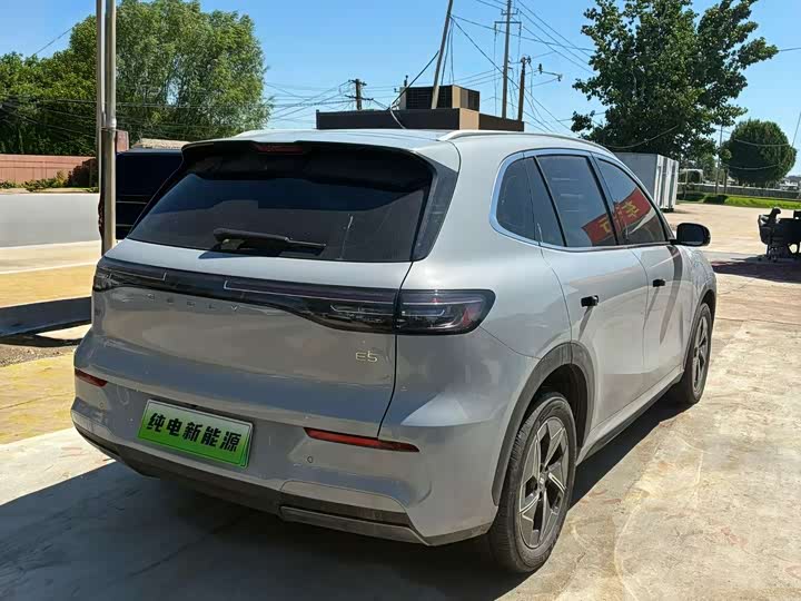 Фото 7 - Geely Galaxy E5