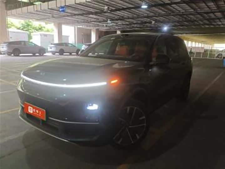 LiXiang L9 2025 2025款 Ultra 智能焕新版