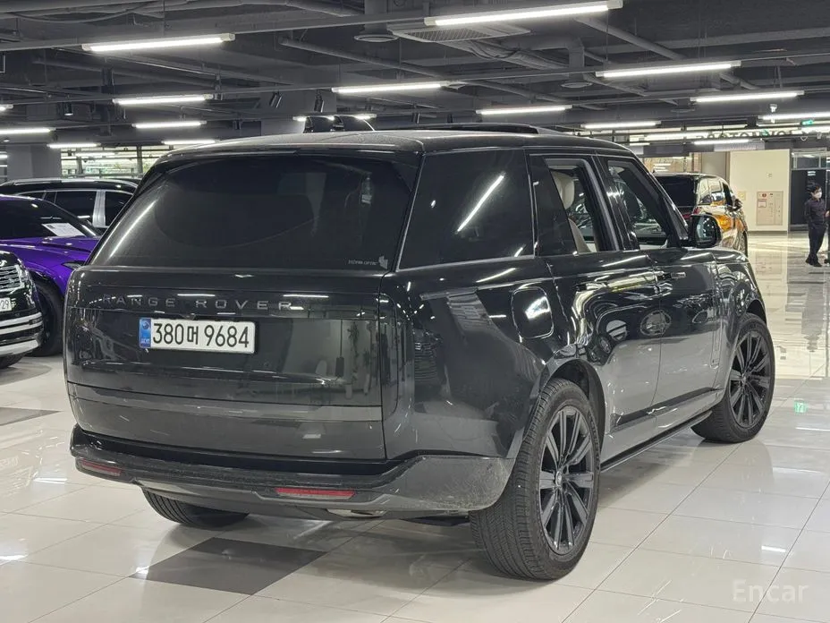 Land Rover Range Rover 2022 P550E AB