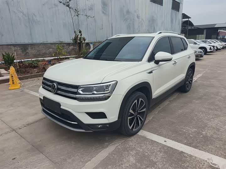 Фото 1 - Volkswagen Tharu