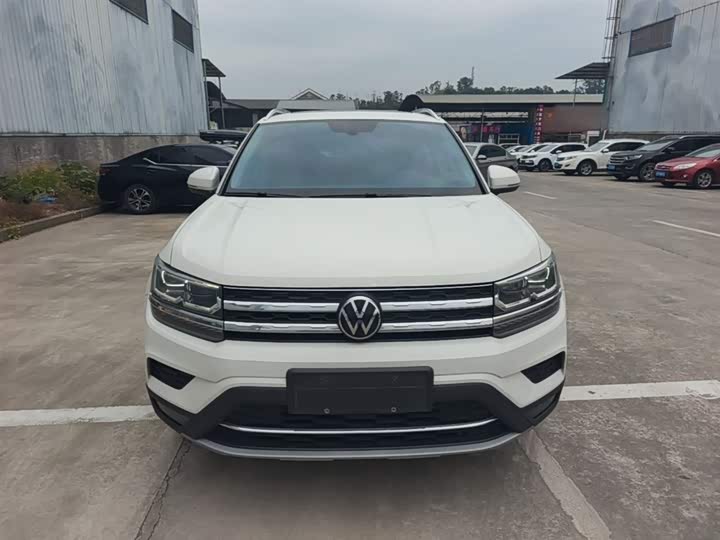 Фото 3 - Volkswagen Tharu
