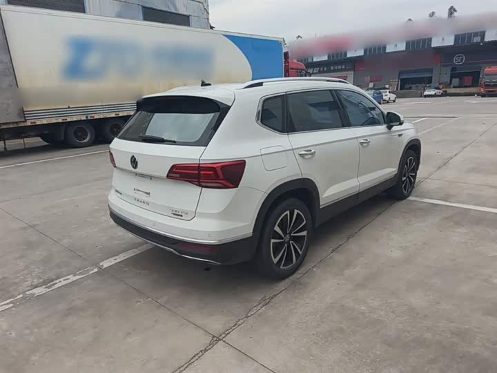 Фото 7 - Volkswagen Tharu