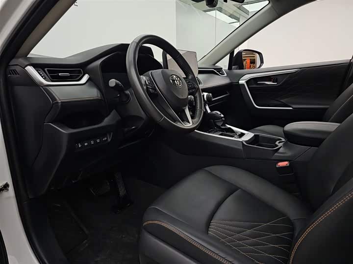 Toyota RAV4 2024 2024款 2.0L CVT两驱风尚Plus版