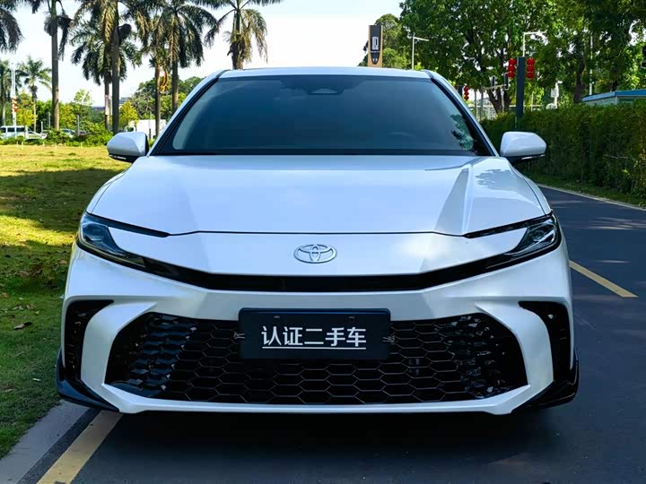 Toyota Camry 2026 2026款 双擎 2.0HSE 运动Lite版