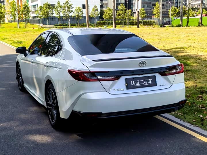 Toyota Camry 2026 2026款 双擎 2.0HSE 运动Lite版